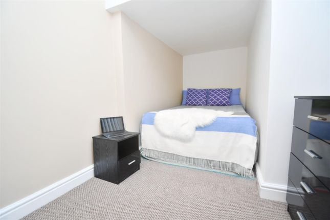 14, Lebanon Street, Burnley photo 5