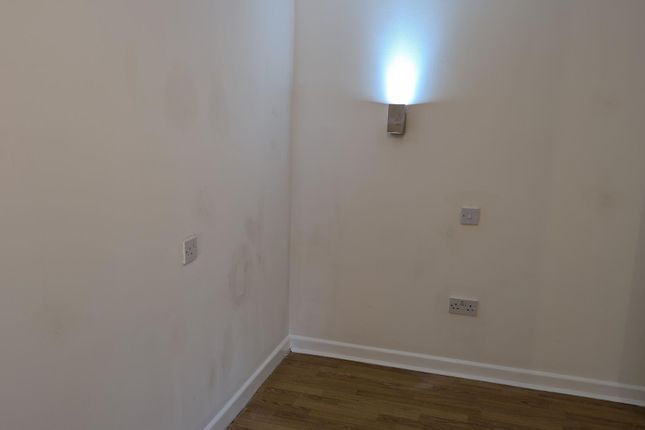 10, Mayfair Close, Liverpool photo 3