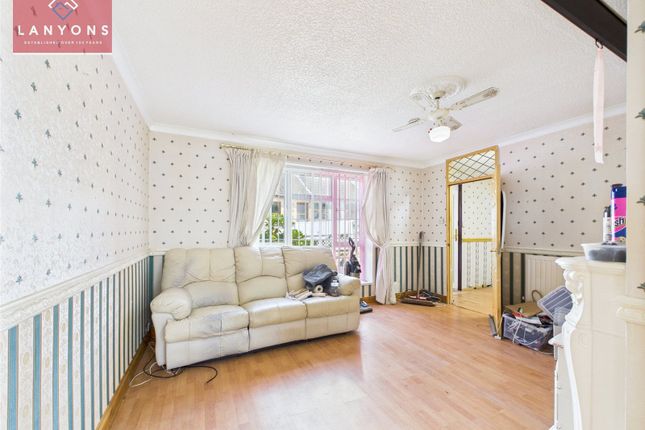 31, Kennard Street, Pentre photo 2