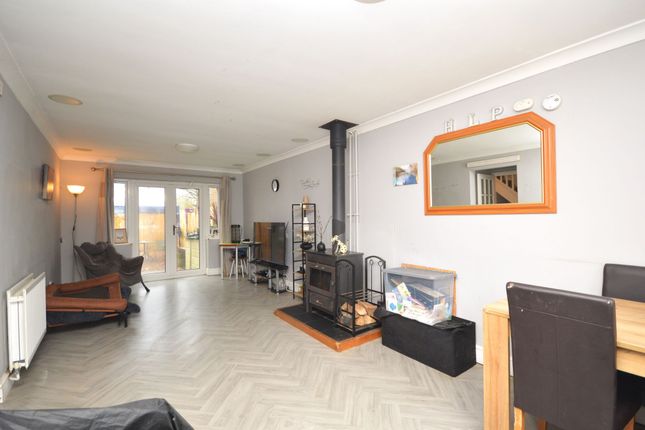 4 Salthouse Close, Romney Marsh photo 2