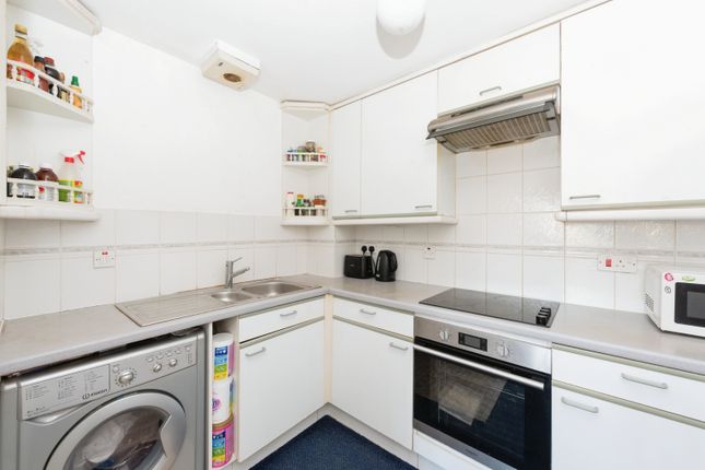 Flat 19, The Beeches, Lampton Road, Hounslow photo 3