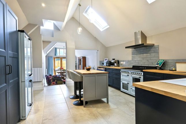 Elm Tree House, 9, Church Green, Witney photo 2