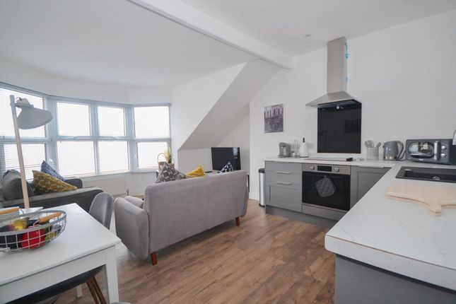 Flat 4, Diamond House, 9, Diamond Street, Saltburn-by-the-Sea photo 3