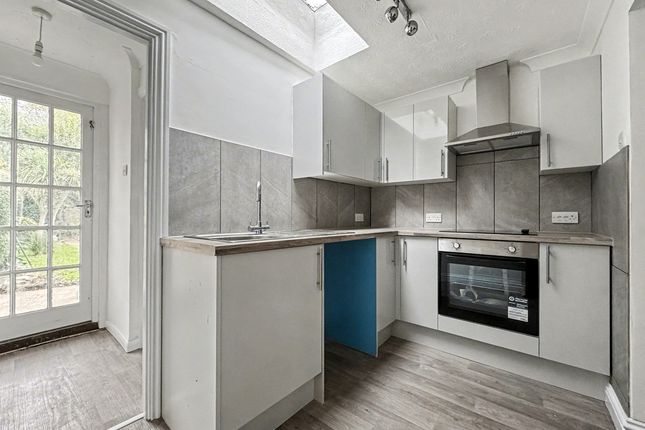 24, St. Martins Road, Dartford photo 3