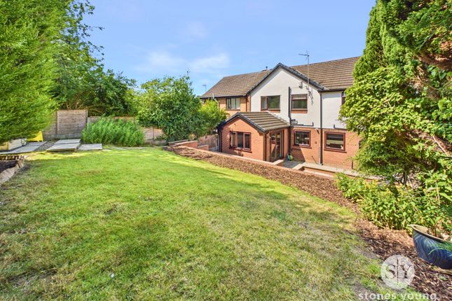 4 Station Close, Blackburn photo 4
