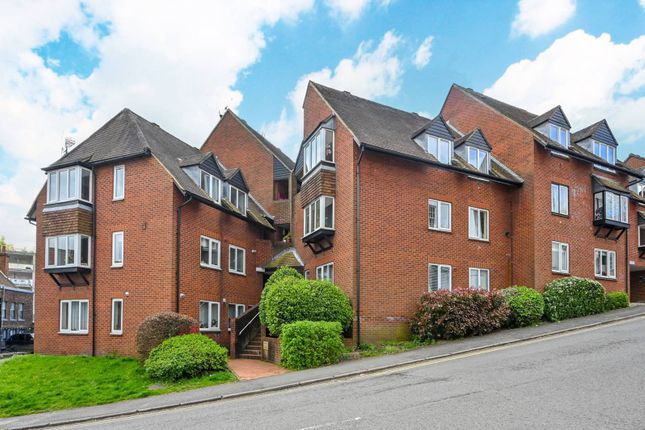 Thumbnail Flat to rent in The Mount GU2, Guildford,