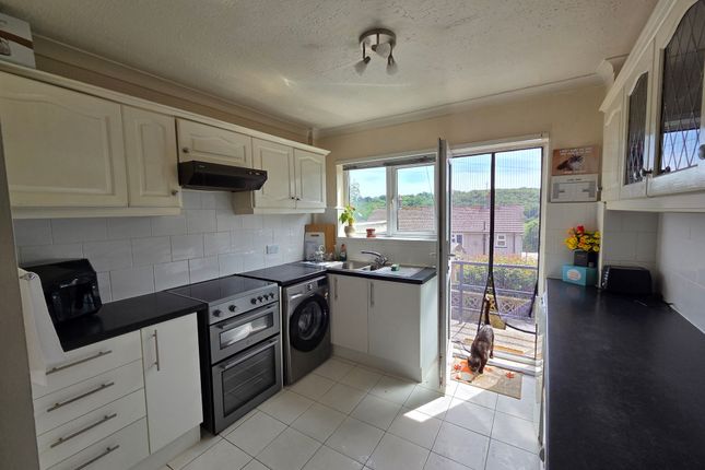 74 Middlefield Road, Plymouth photo 2