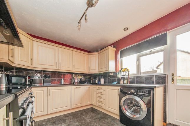 6, Woodpecker Close, Colchester photo 3