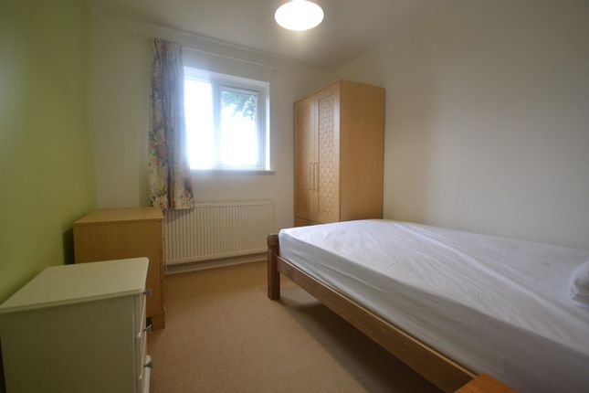 Room to rent in Tilehurst Road, Reading