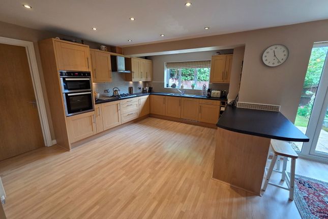 8, Wellingtonia Close, Loughborough photo 2