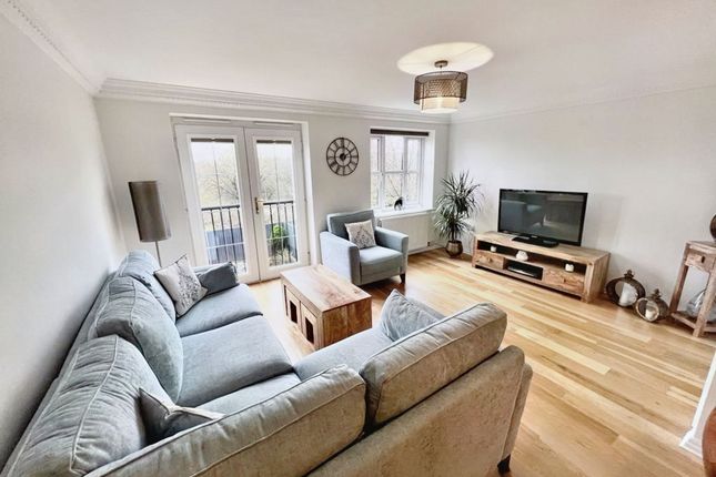 Town house for sale in Falconwood Chase, Worsley