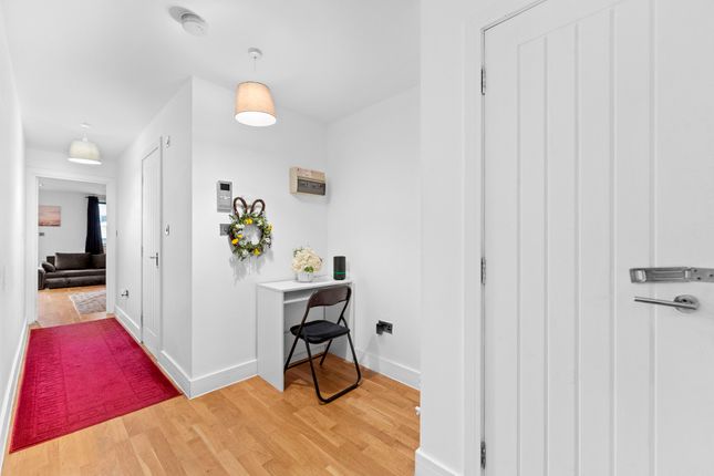 Flat 2, Define House, London photo 2