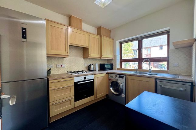 21, Hollies Court, Hampshire photo 2