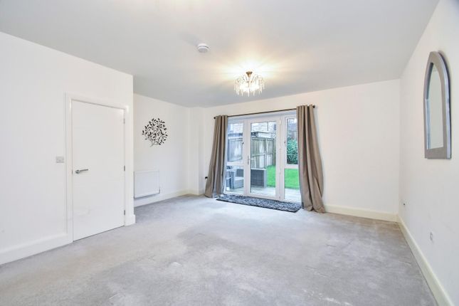 3, Fewston Drive, Killinghall, Harrogate photo 3