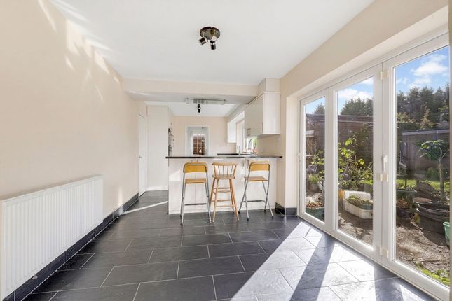 2 Stolle Close, Nottingham photo 4