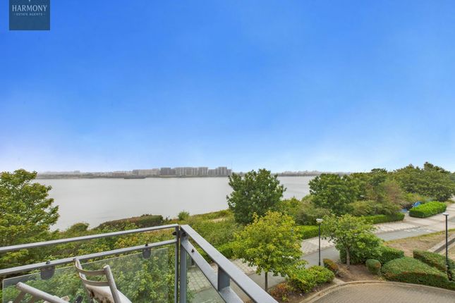 14, Tideslea Path, London photo 2