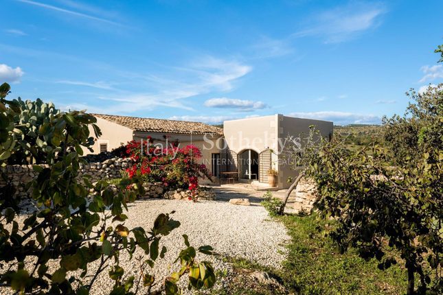 Country house for sale in C.Da Pantanello, Noto, Sicilia