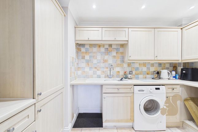 23, Sandmartin Crescent, Colchester photo 5