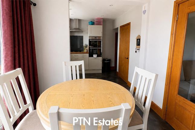 83, Court Crescent, Kingswinford photo 4