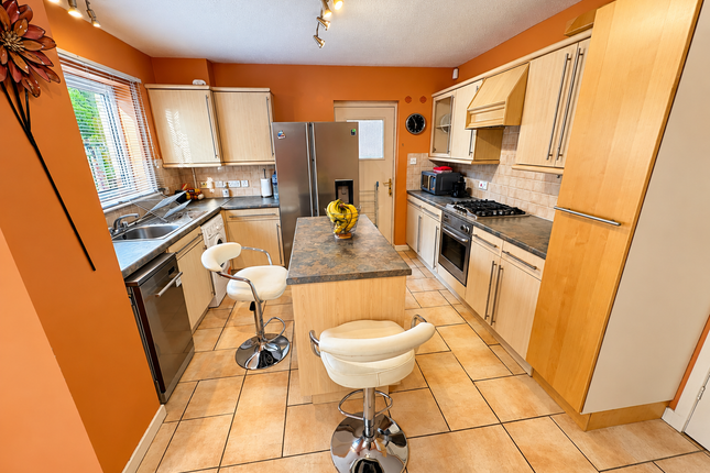 35, Lounsdale Avenue, Paisley photo 4