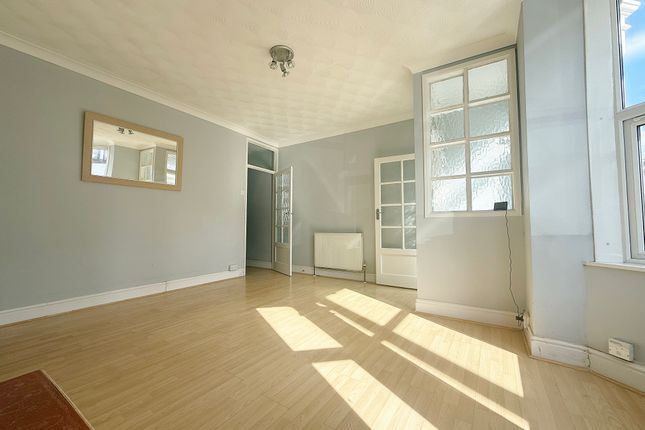 111, Walmer Road, Portsmouth photo 3