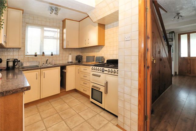 92, Rydens Way, Surrey photo 4