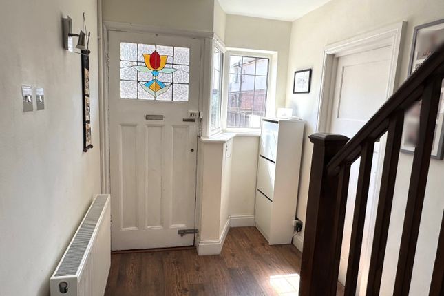 13, Crown Street, Egham photo 2