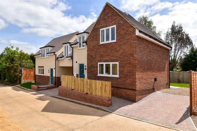 Thumbnail Link-detached house for sale in Wadnall Way, Knebworth, Hertfordshire