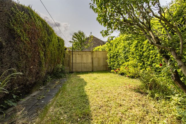173, Manor Road, Chesterfield photo 2