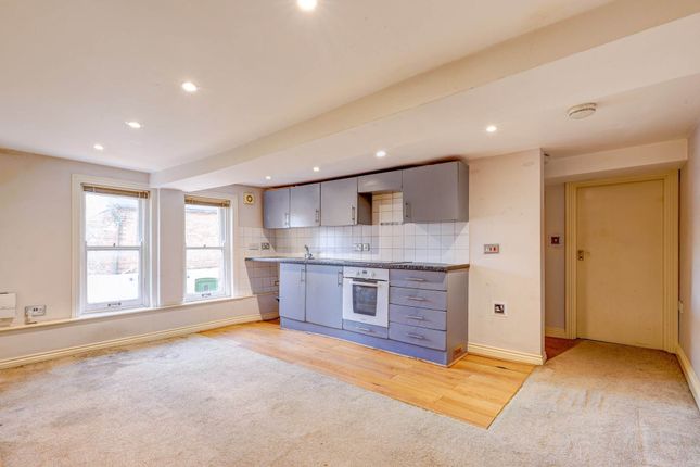 Flat 1, Star House, East Street, Blandford Forum photo 2
