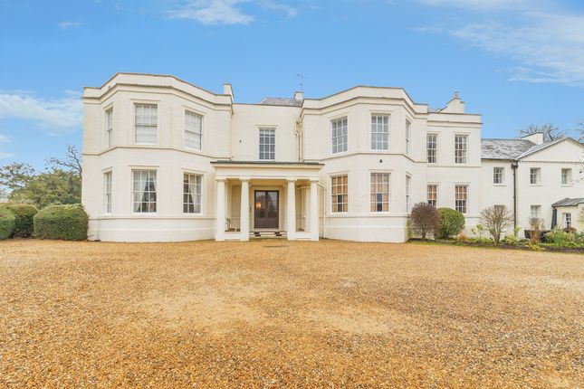 3-bed flat on 19, Wavendon House Drive, MILTON KEYNES, £260,000