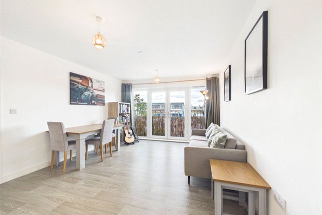 Flat 2, 3, Burrows Close, Gloucestershire photo 4