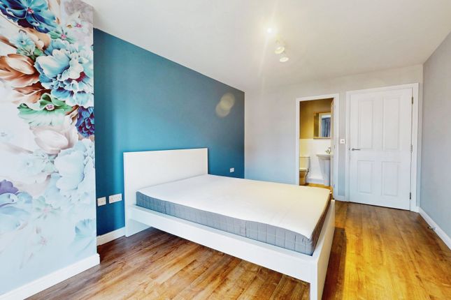 11F, Knights Walk, Caerphilly photo 2