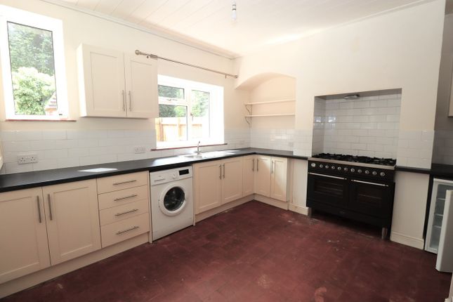 Cottage for sale in Woodlands Walk, Blackwater, Camberley