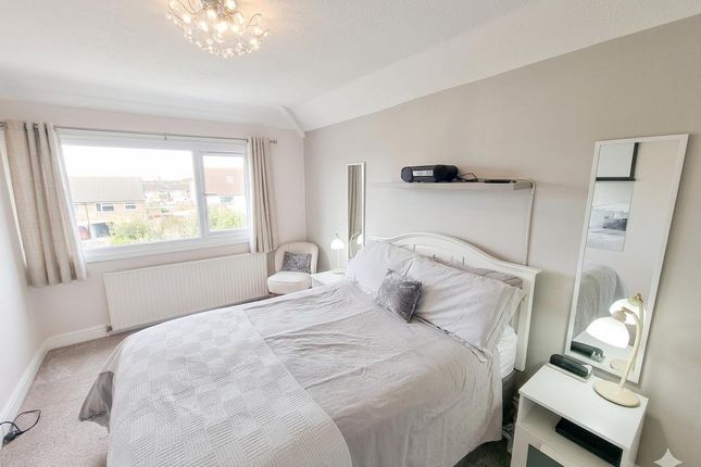 47, Broadsands Drive, Gosport photo 3