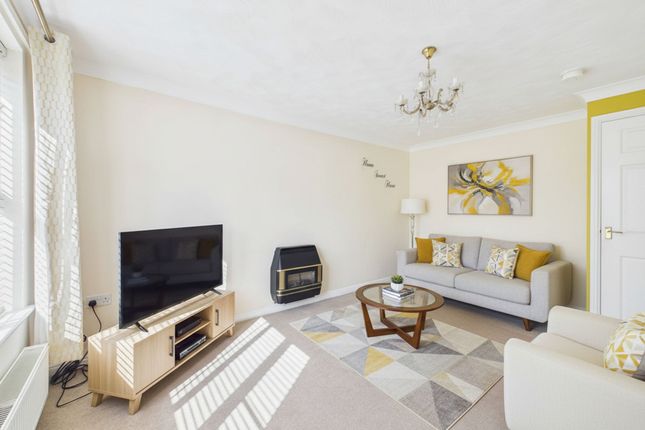 18 All Saints Court, Sutton-In-Ashfield photo 2
