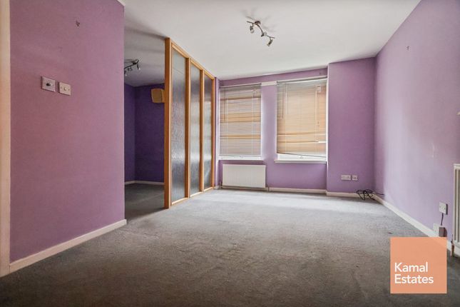 Flat A, 117, Budhill Avenue, Glasgow photo 4