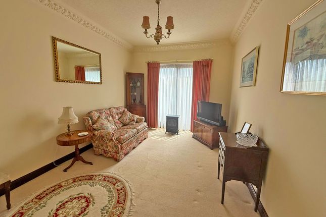 14, Field Close Road, Scarborough photo 4