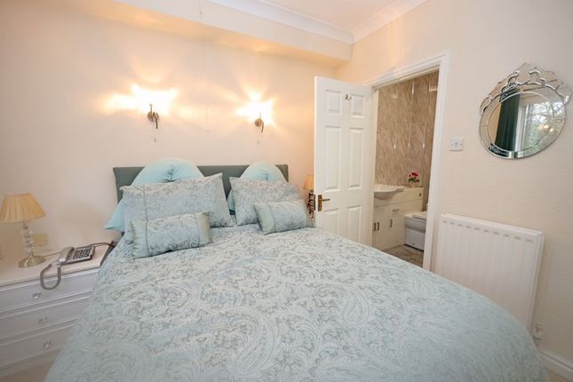 Flat for sale in Queens Park Avenue, Longton, Stoke-On-Trent
