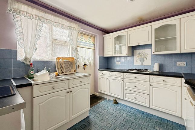 3, Heathfield Road, Stroud photo 3