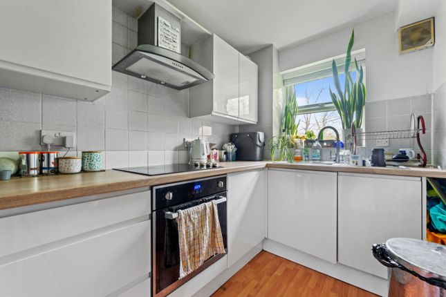 Flat for sale in Massingberd Way, London