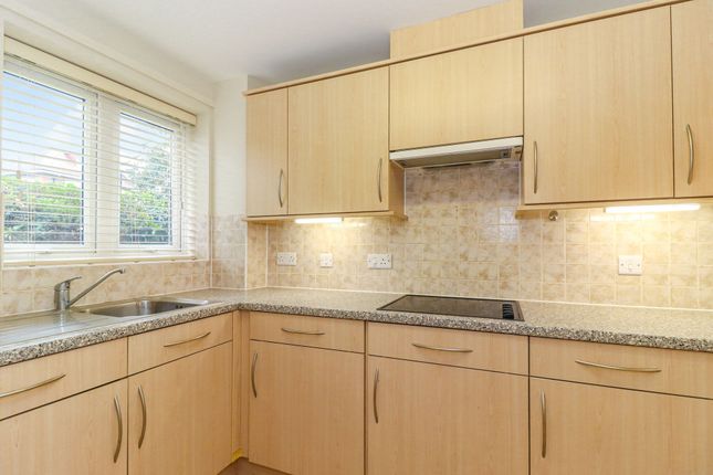 8 Nanterre Court 63-67 Hempstead Road, Watford photo 4