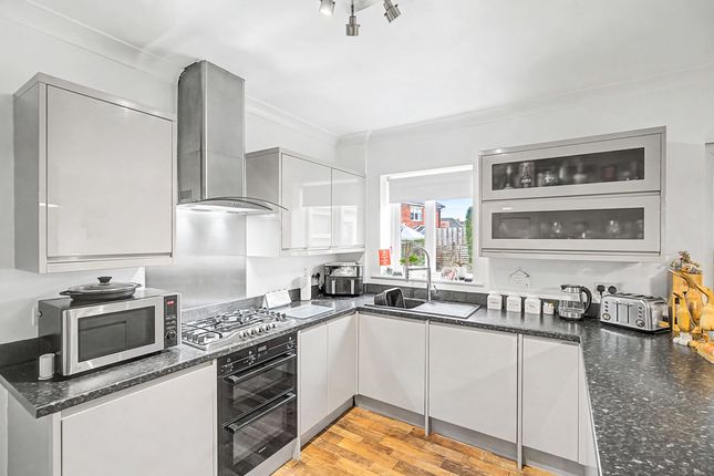 2, South View, Wetherby photo 3