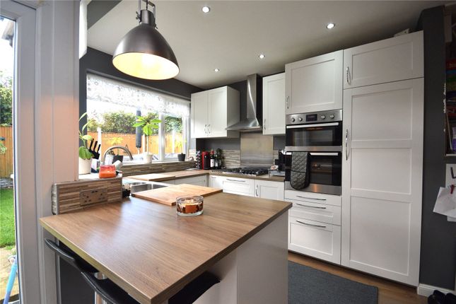 8, Oakwood Drive, Leeds photo 4