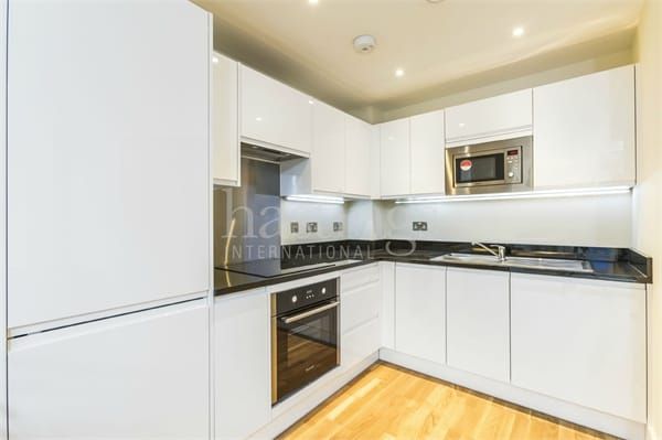 Apartment 11, Langan House, London photo 4