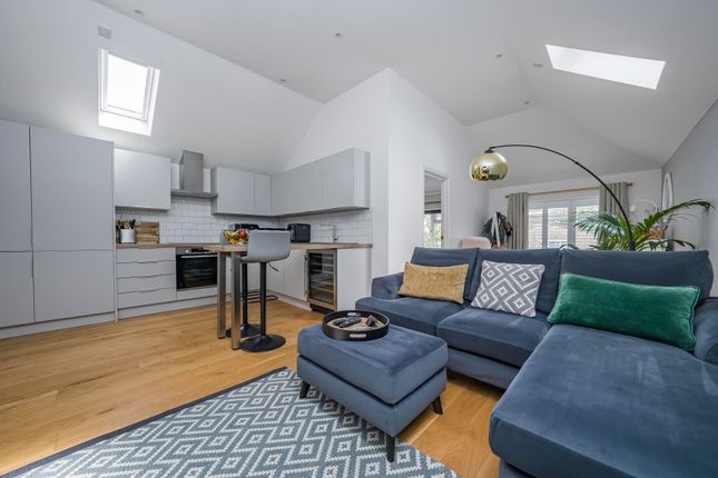 Flat 2, 219, Swakeleys Road, Uxbridge photo 2