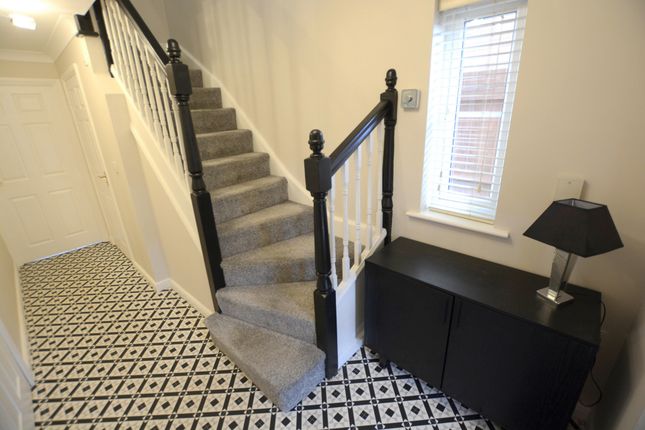 10, Windermere Road, Dukinfield photo 3