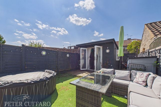 30 Dorchester Avenue, Hoddesdon photo 4