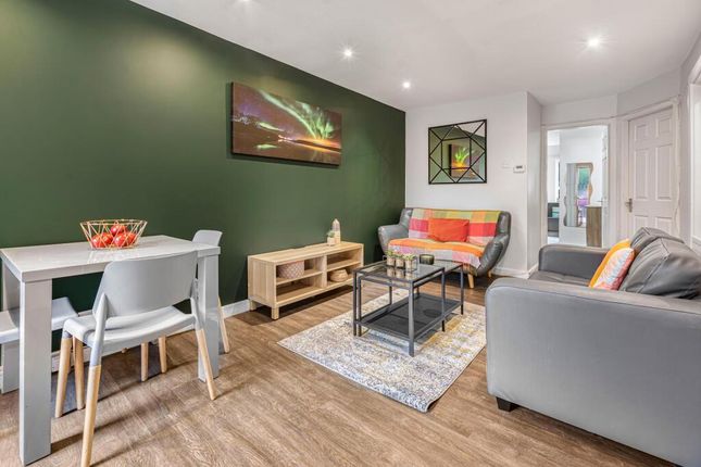 4 Bed Flat To Rent Lower Rd, London Cr8 5Nb