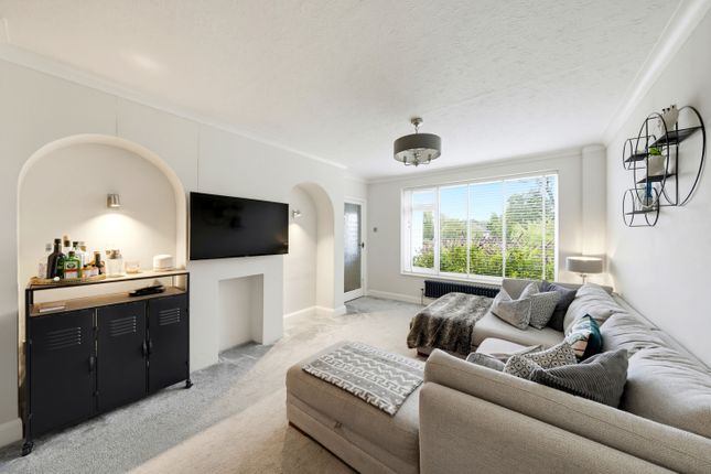 Bowness Crescent, London photo 4
